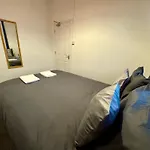 Cozy Room By Gloucester Road